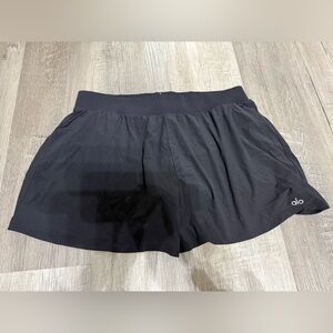 ALO Yoga Breezy Short